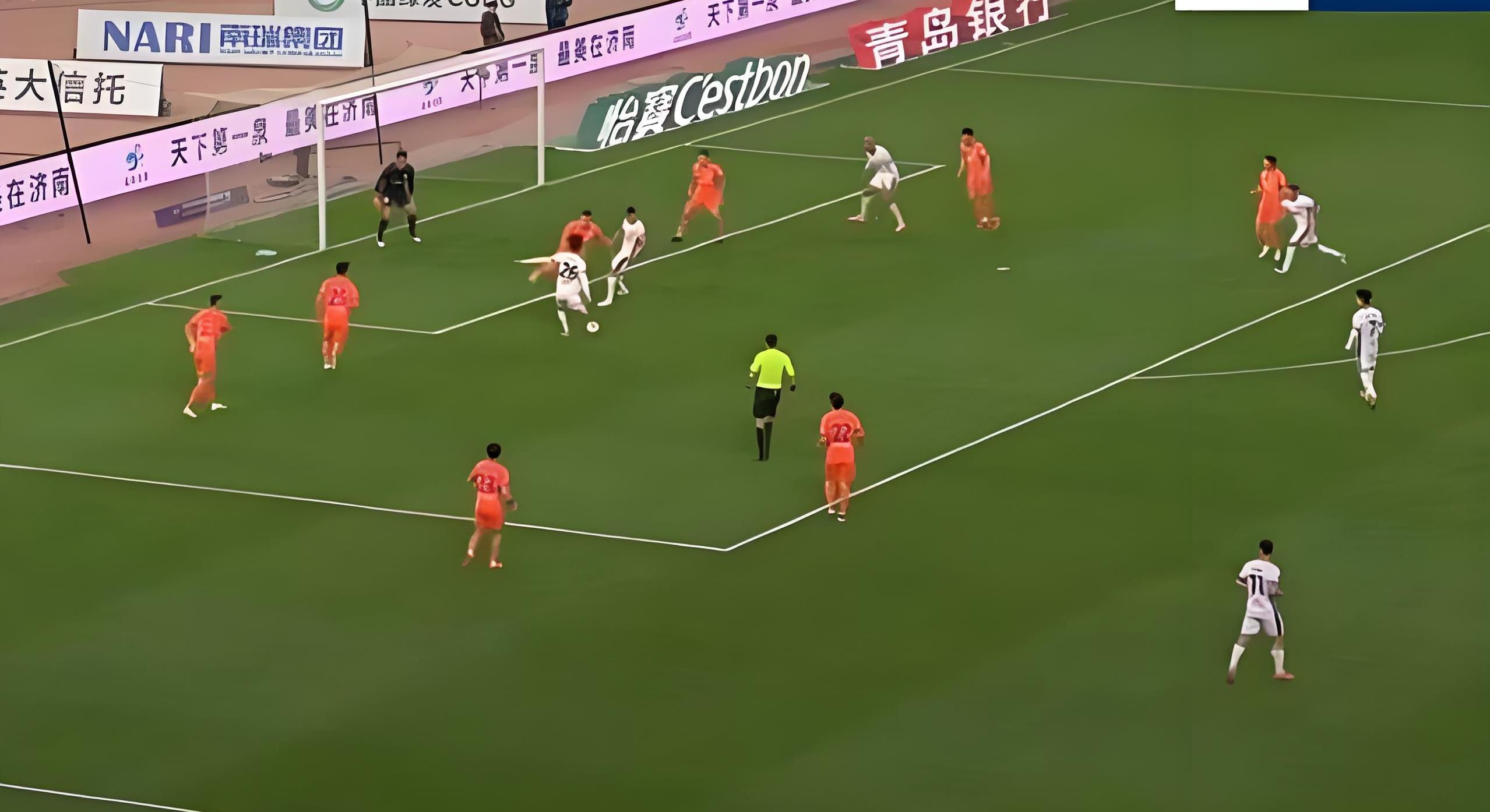 开元体育官网-包含转会期社区盾焦点战，山东泰山迎来里程碑，赛场秩序良好，阵容厚度经受考验的词条