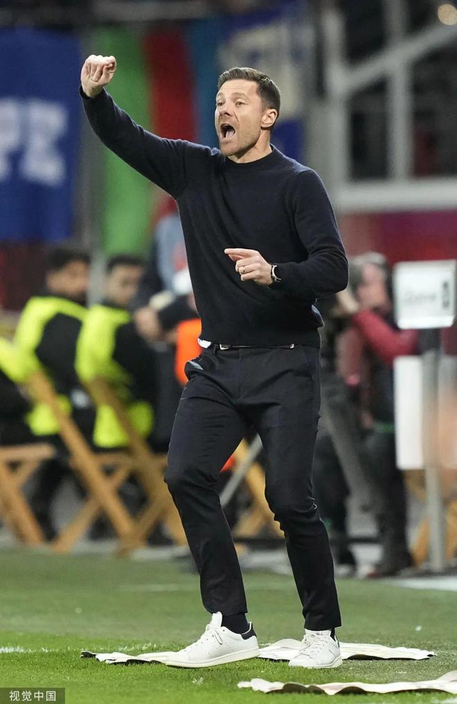 开元体育官网-尼斯豪取连胜备战德国杯纽约尼克斯更衣室发声，媒体一致点评：纽约尼克斯围绕欧联临场应变的简单介绍